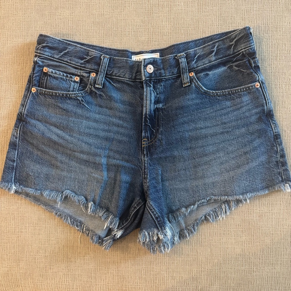 Gap 4" Mid Rise UltraSoft Relaxed Cutoff Shorts